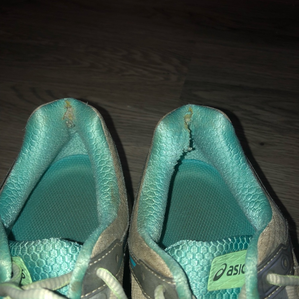 ASICS 10 - Picture 4 of 4